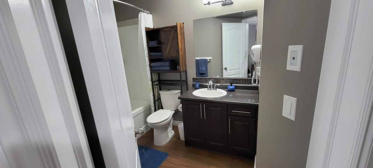 Blue Wave 2 Bedroom Suite แซสเกอทูน ภายนอก รูปภาพ