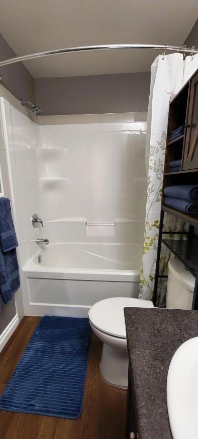 Blue Wave 2 Bedroom Suite แซสเกอทูน ภายนอก รูปภาพ