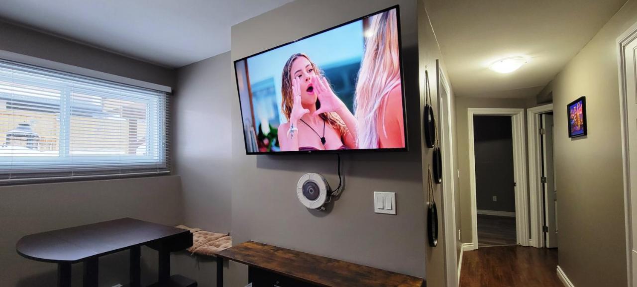 Blue Wave 2 Bedroom Suite แซสเกอทูน ภายนอก รูปภาพ